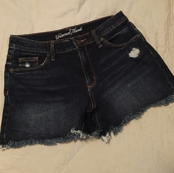 Universal thread - Picture 1 of 3